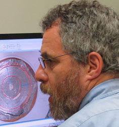 Carl Haber analyzes a scan of a recording at the Library of Congress